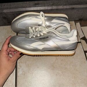 Reebok White and Silver Comfort Sneakers